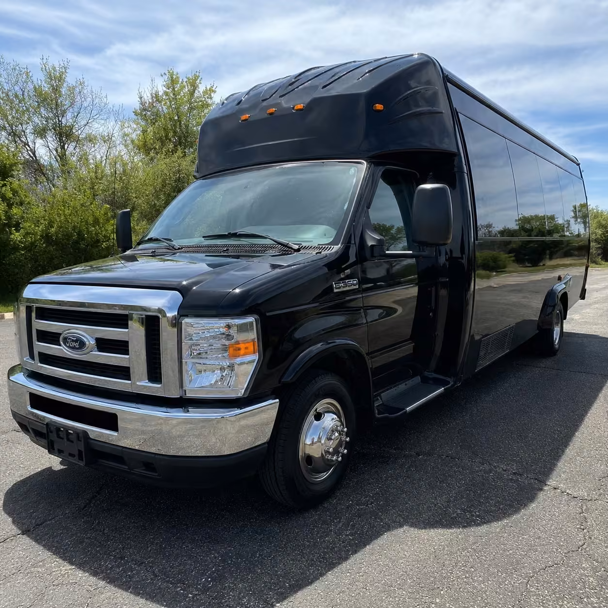25 passenger party bus